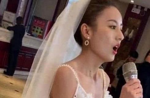 抖音爆料娱乐圈的女星,揭秘明星背后的故事 第1张 抖音爆料娱乐圈的女星,揭秘明星背后的故事 第1张